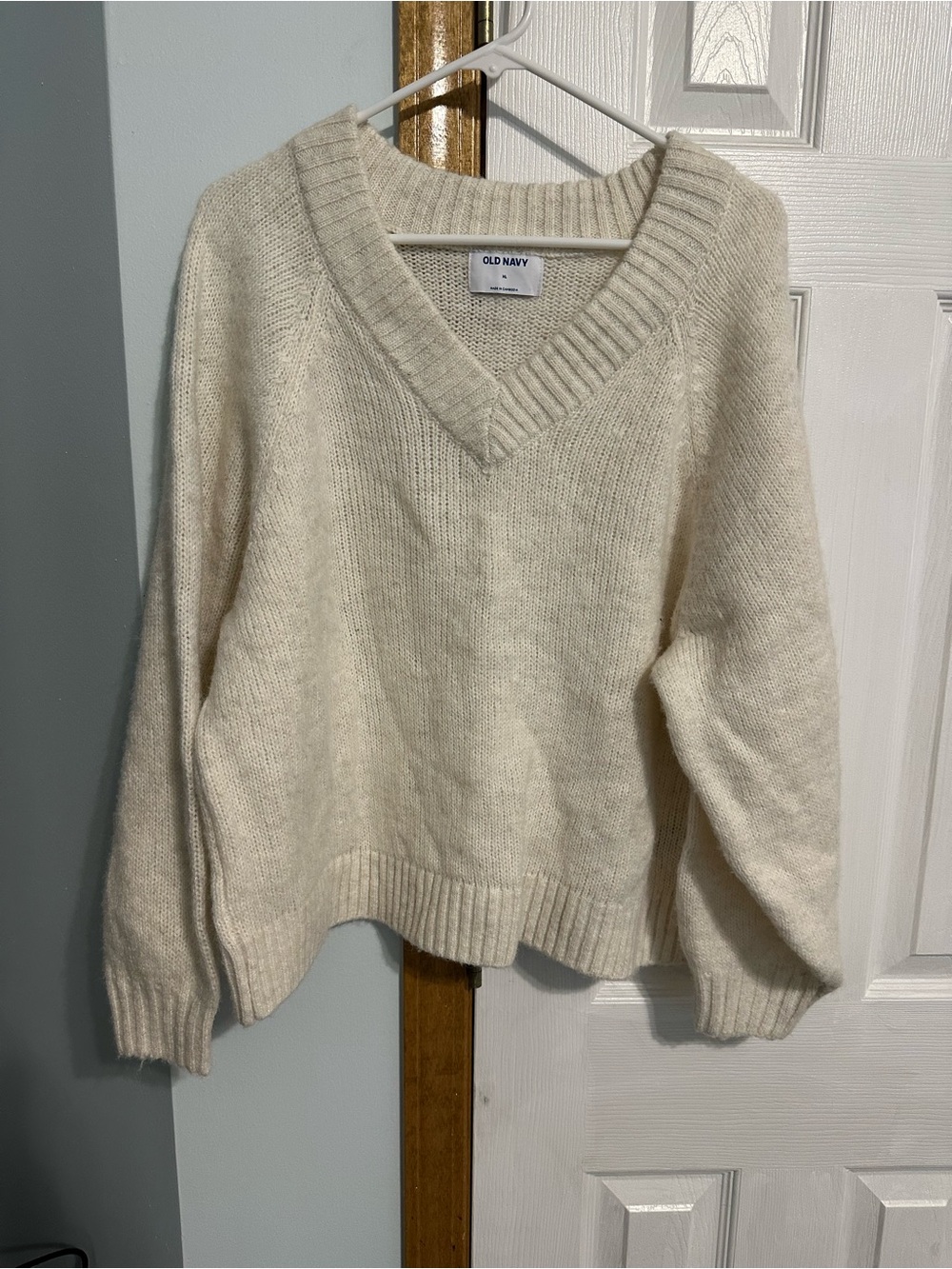 Old Navy Creamy Beige V-Neck Sweater